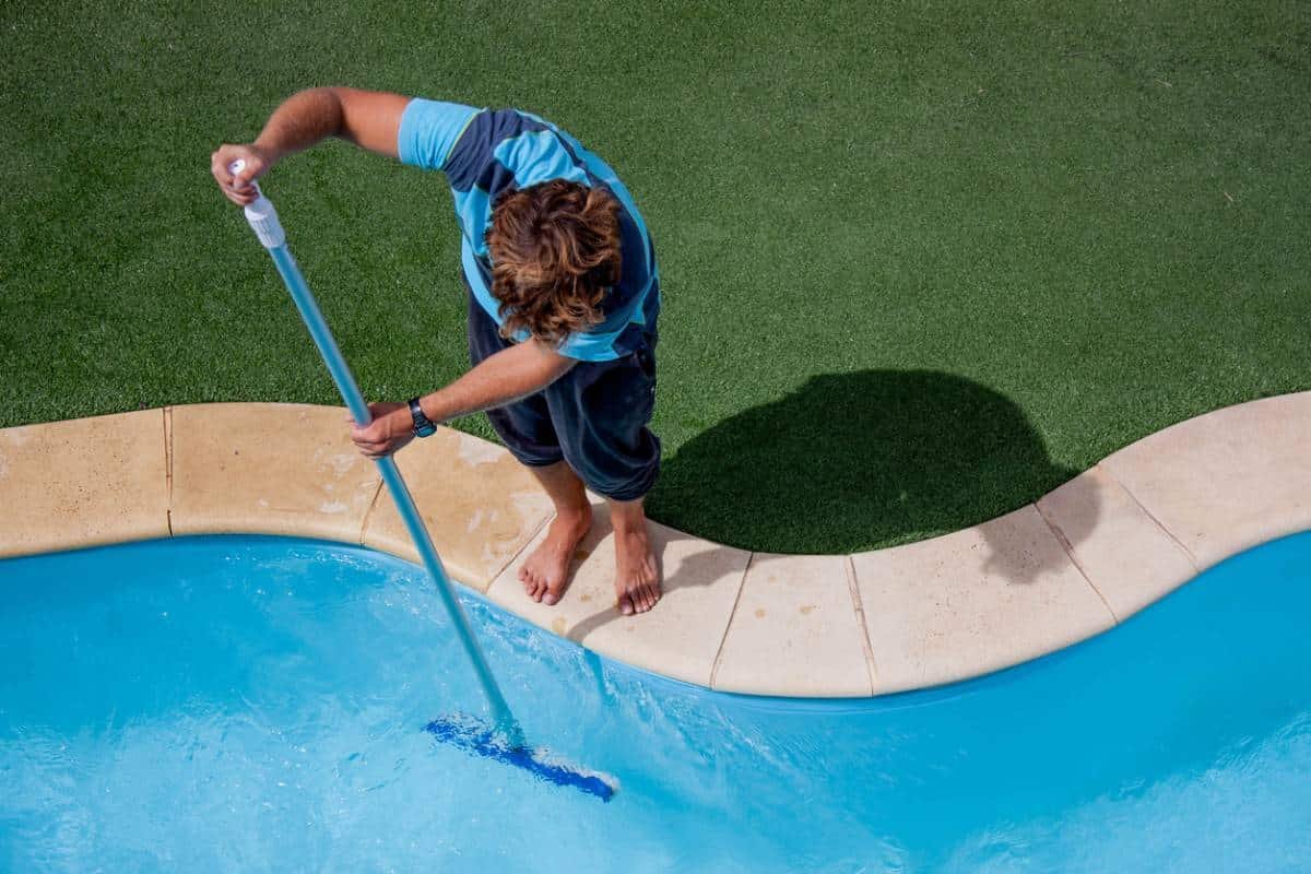 Pool Cleaning & Maintenance
